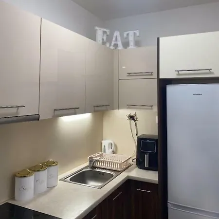 Luxe Central Living Apartment